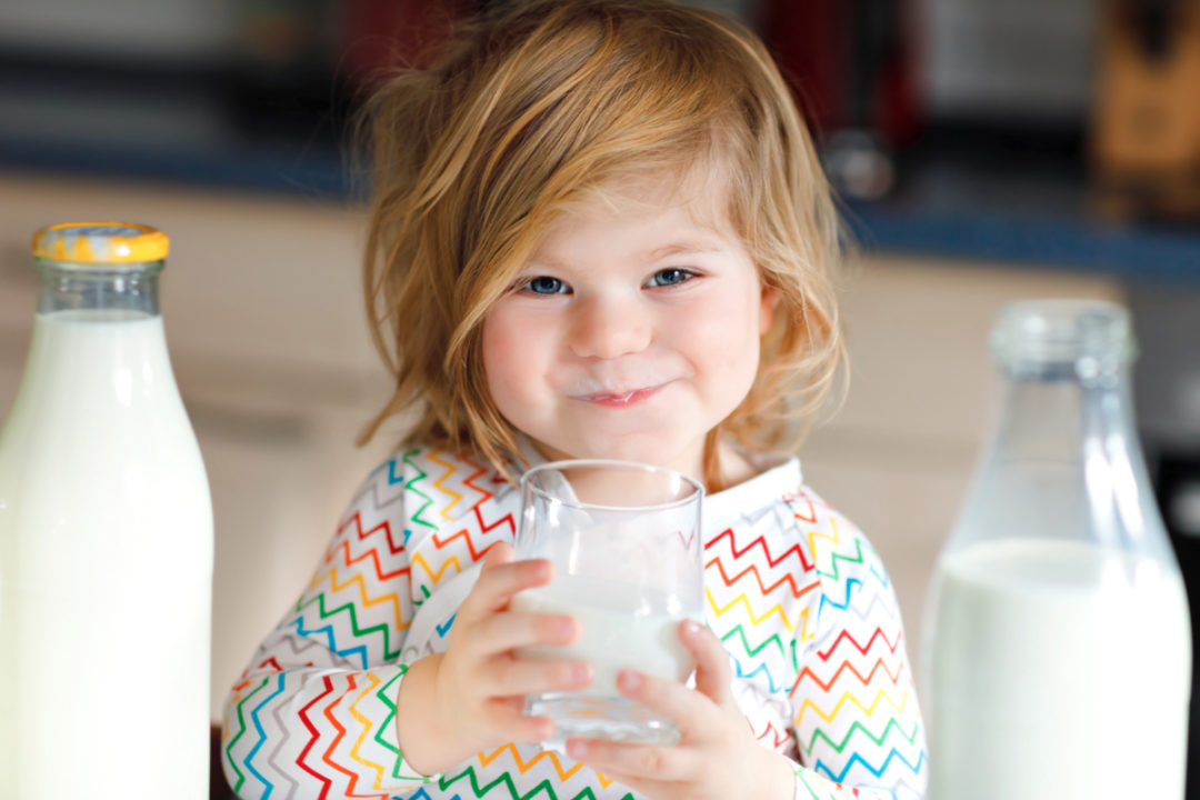 Children up to age 5 should drink milk, water and 100% juice, according to  health groups | 2019-09-20 | Food Business News