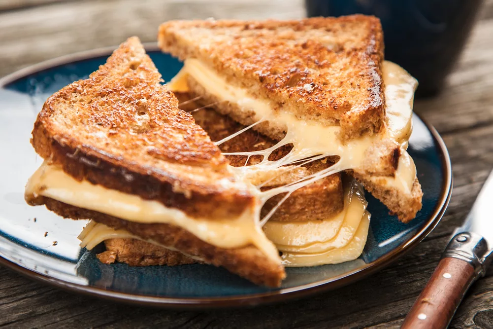 Grilled cheese with stretchy cheese