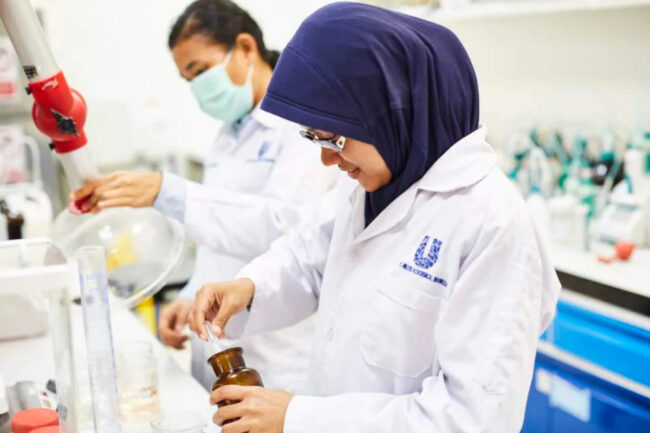 Unilever lab worker