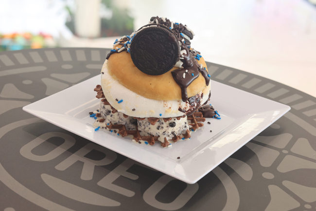 Oreo Donut S’Morewich at the Oreo Cafe