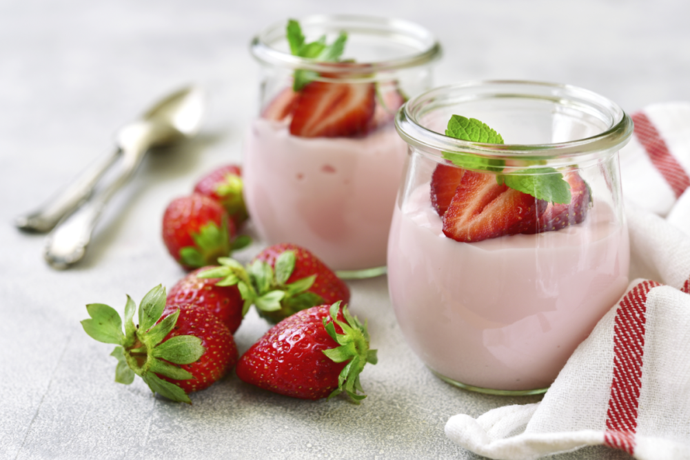 yogurt with fresh strawberries 