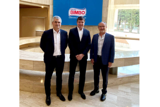 signing-at-Grupo-Bimbo-LEAD.jpg