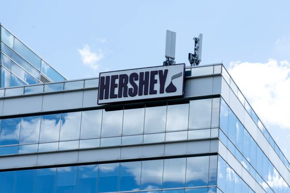 Hershey crea programa de liderazgo para mujeres jóvenes