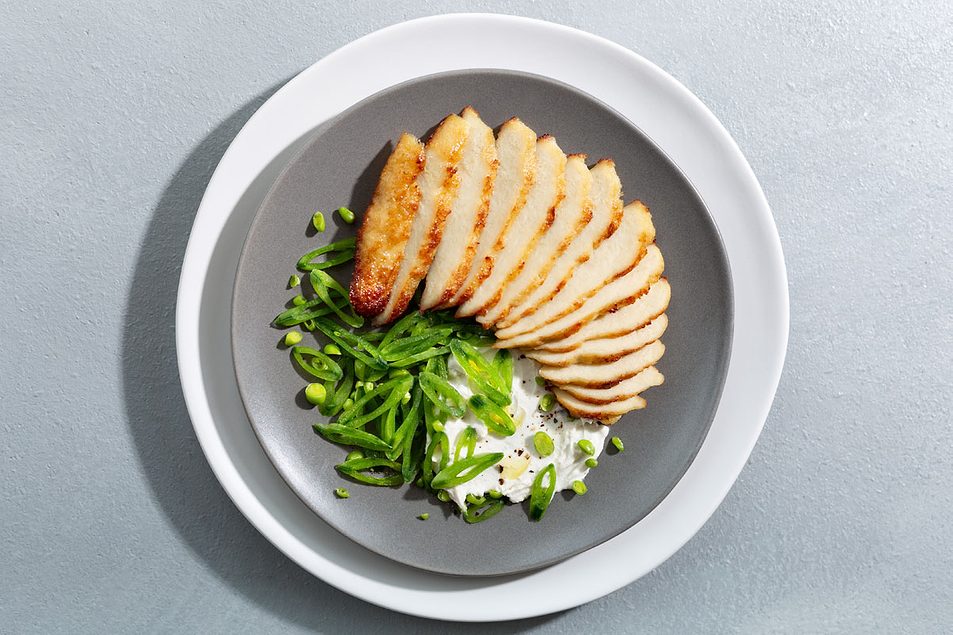 FDA gives labgrown chicken the greenlight Food Business News FDA gives labgrown chicken the greenlight Food Business News