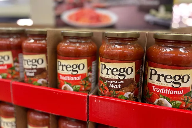 Prego sauces in a grocery store