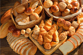 Bread varieites in a basket