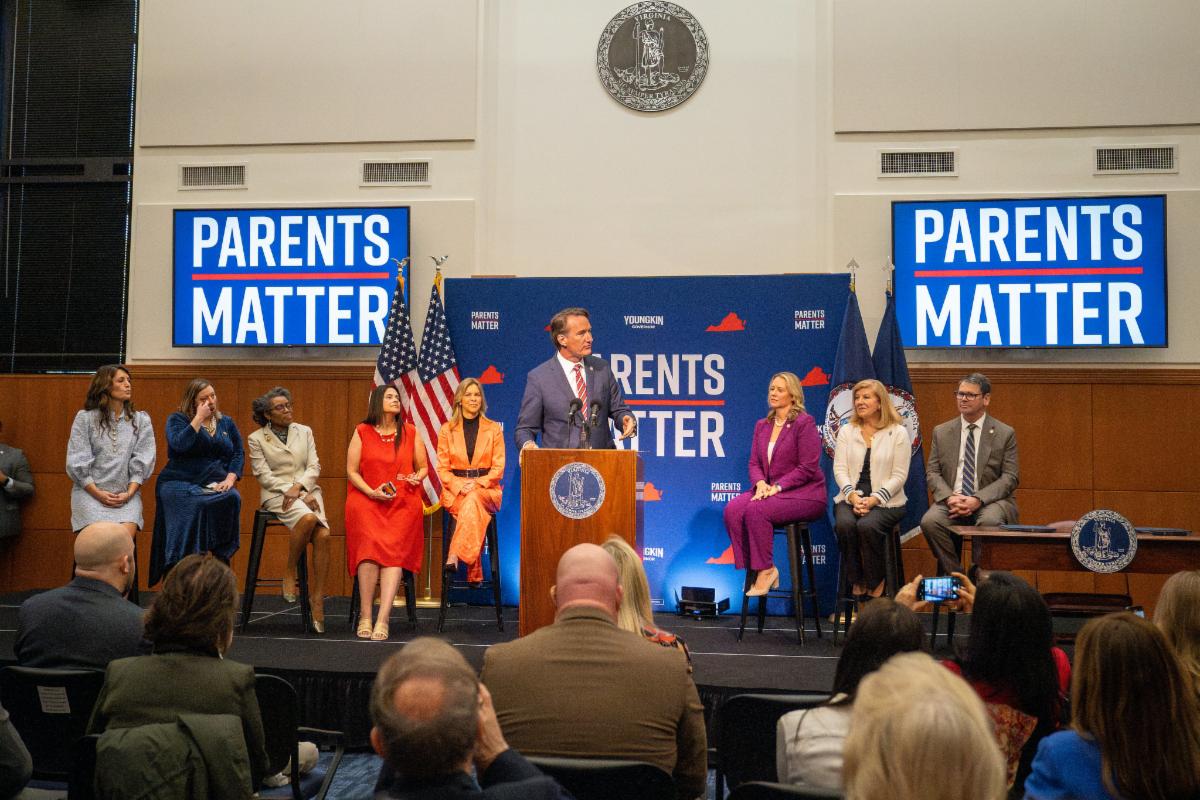 Va governor 54401728325_694049b10b_k.jpg