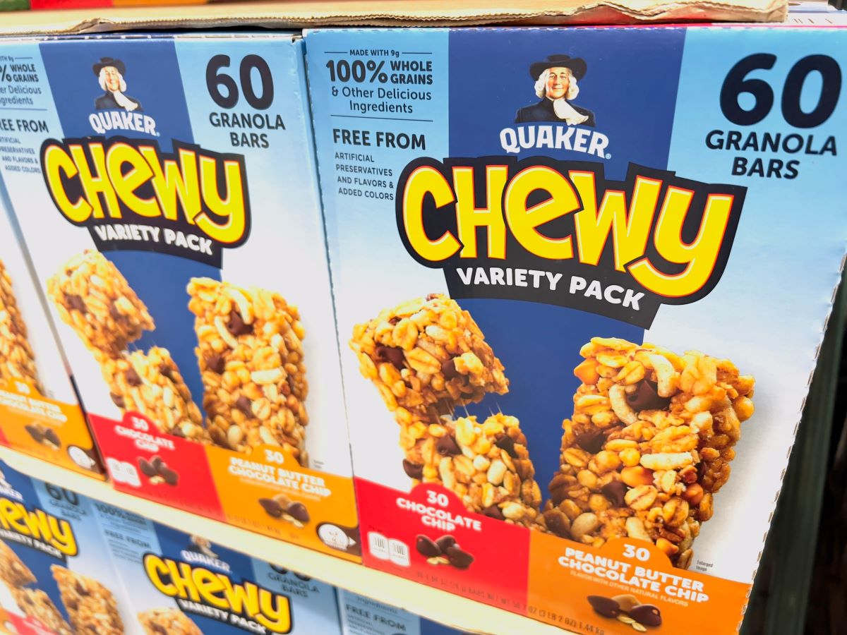 Quaker bars on shelf