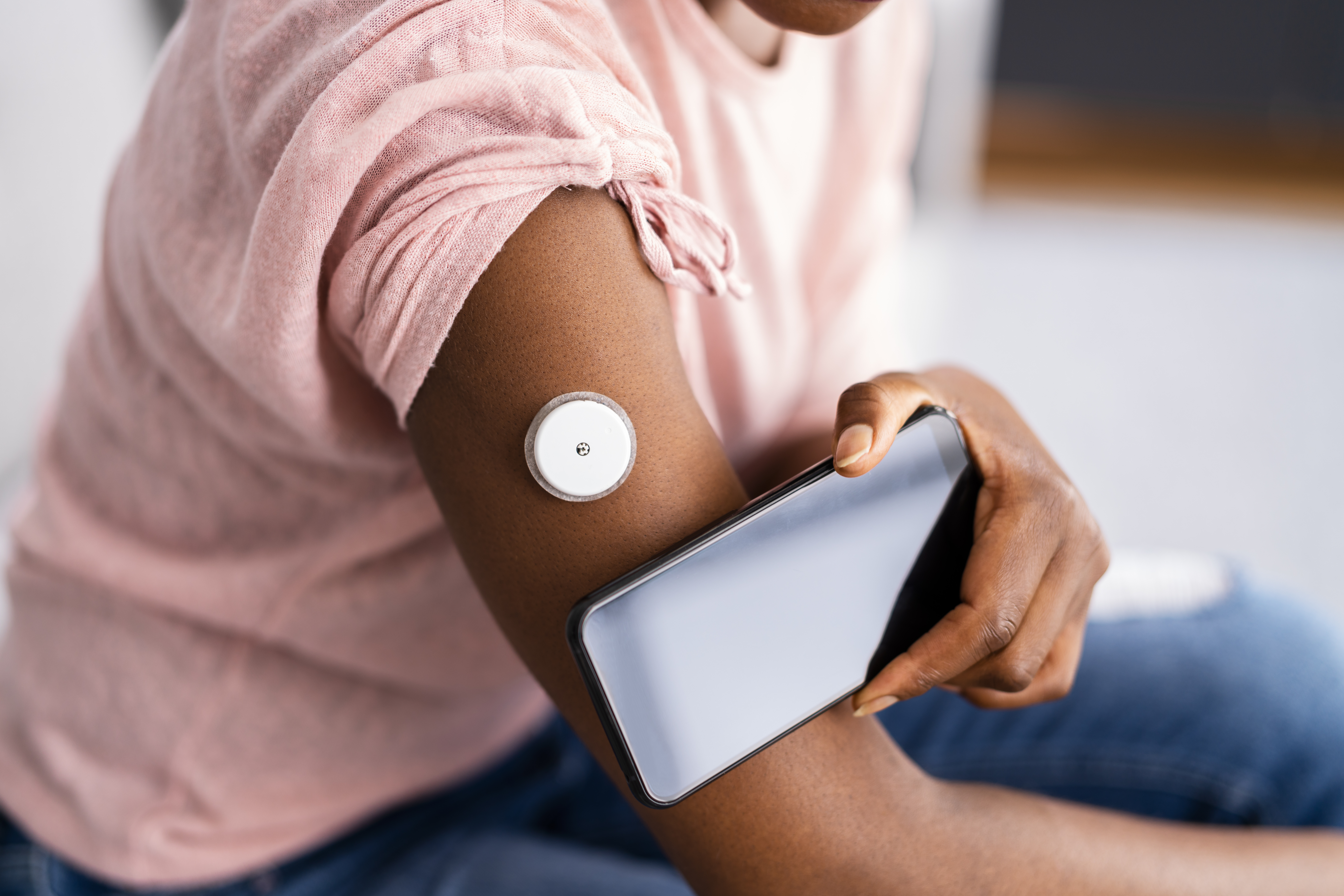 woman testing glucose level
