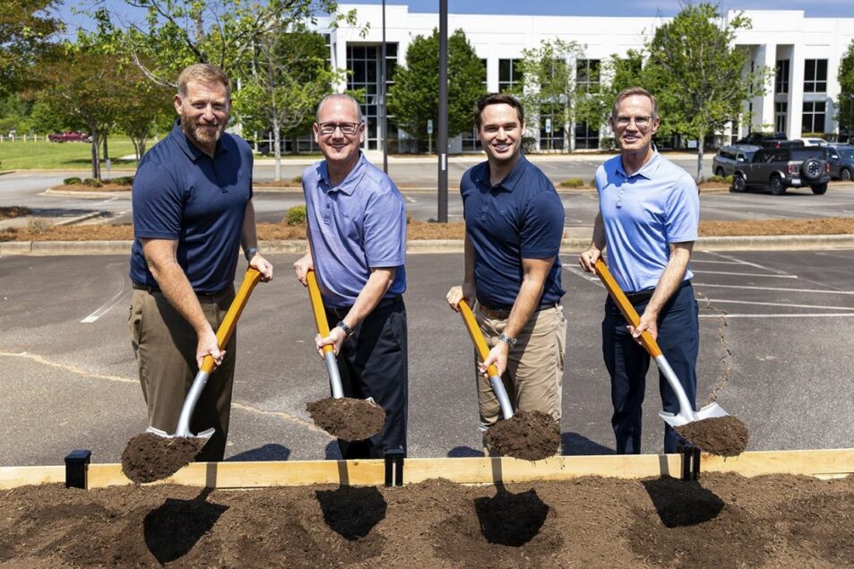 https://www.foodbusinessnews.net/ext/resources/2025/06/16/sim-Custom-Flavors_GroundBreaking_lead.jpg?height=635&t=1750090499&width=1200