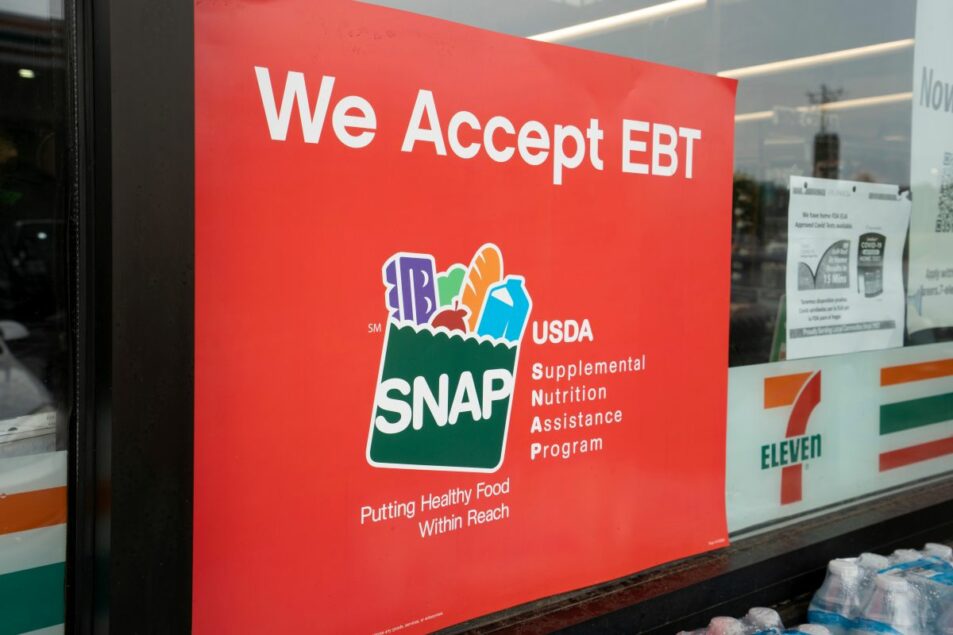 https://www.foodbusinessnews.net/ext/resources/2025/07/10/Food-insecurity-lead----TADA-IMAGES.jpg?height=635&t=1752157851&width=1200