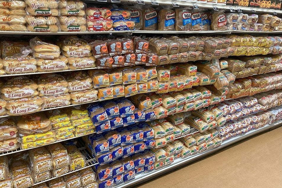 https://www.foodbusinessnews.net/ext/resources/2025/10/09/Bread-Aisle-Lead.jpg?height=635&t=1760018577&width=1200