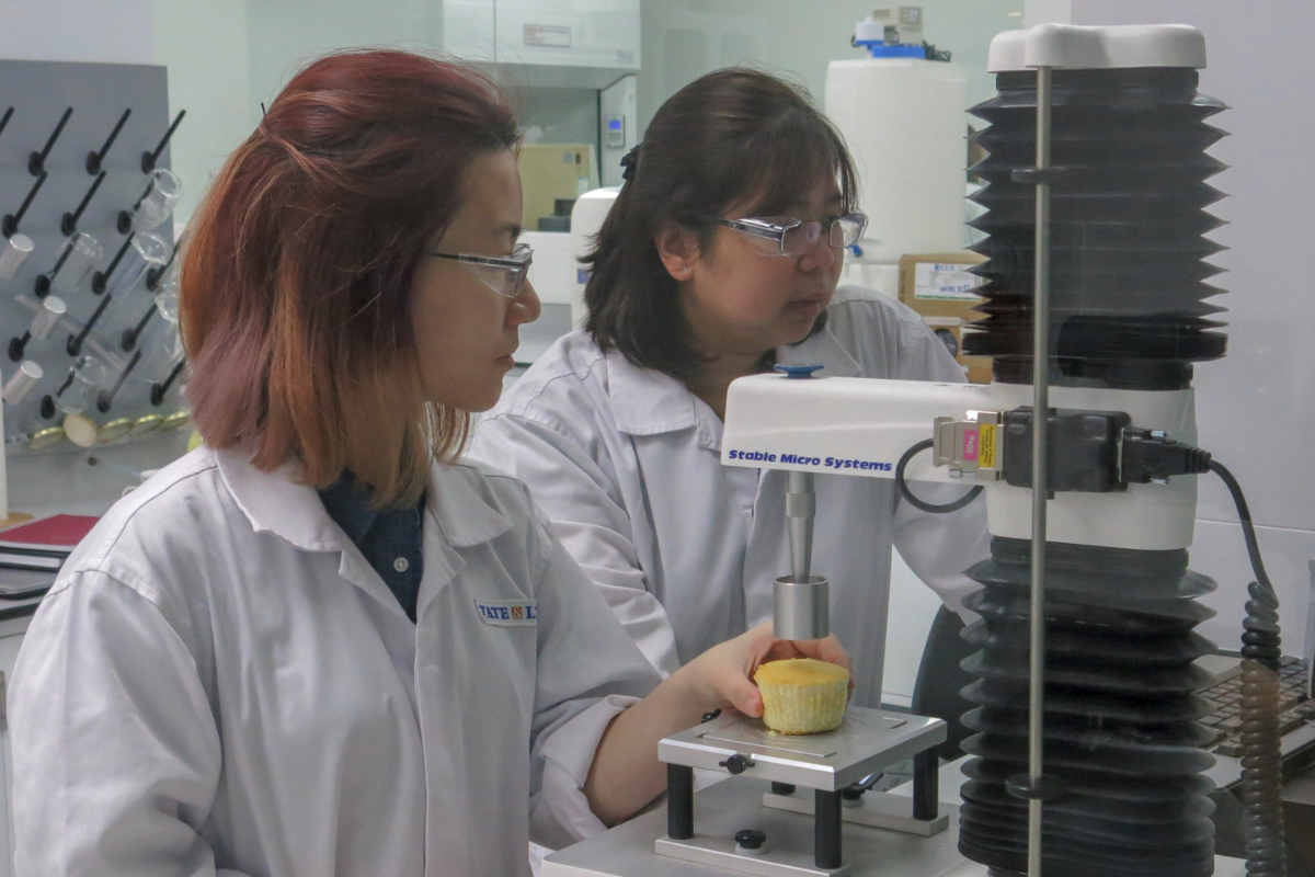 Tate & Lyle lab workers