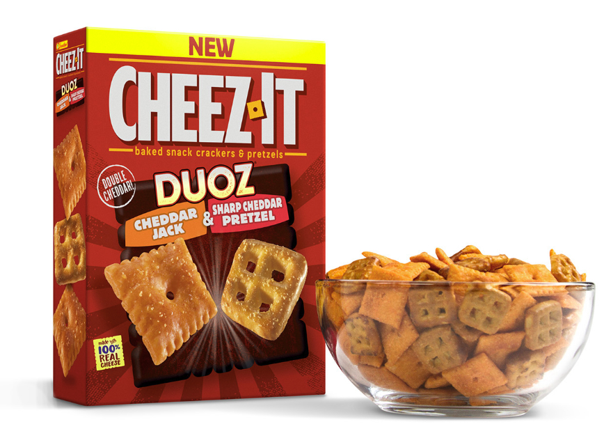 Cheez-It Duoz Cheddar Jack and Sharp Cheddar Pretzel